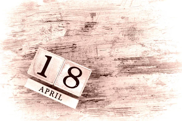 18 апреля Календарь — стоковое фото