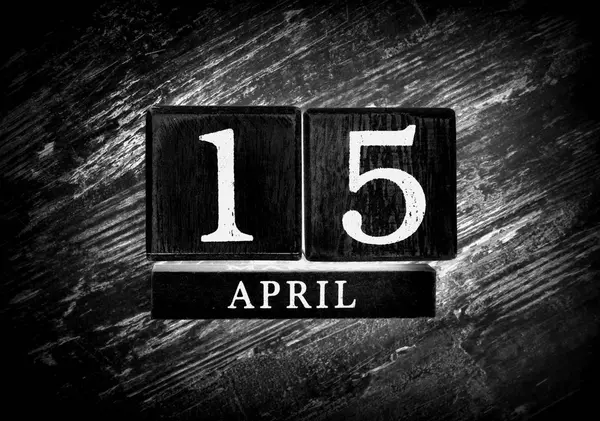 15 квітня календар — стокове фото