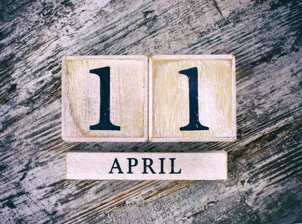 Drewniany Kalendarz Datą Kwiecień — Zdjęcie stockowe