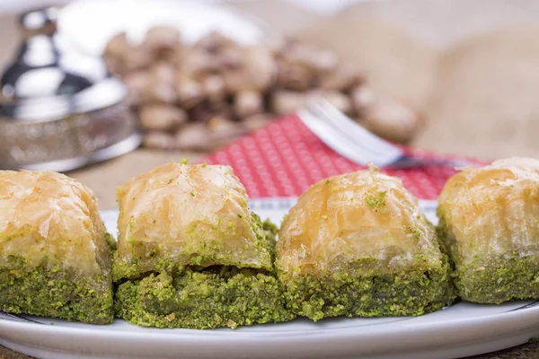 Türk Tatlıları Fıstıklı Baklava — Stok fotoğraf