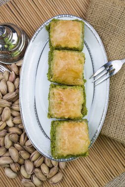 Geleneksel Türk tatlıları; Baklava