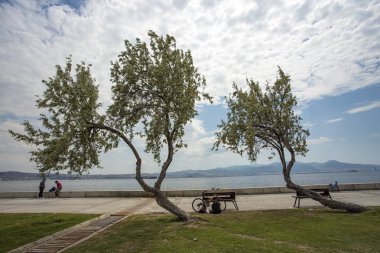 Bostanli, Karsiyaka, İzmir - 14 Ekim 2020: Bostanl plajı ve feribot.