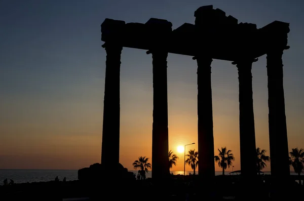 Oude Ruïnes Van Tempel Bij Zonsondergang — Stockfoto