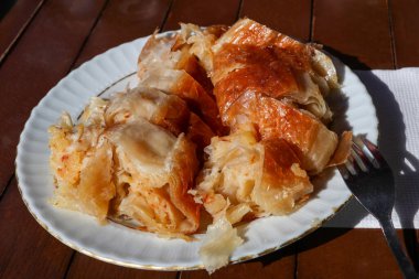 Kıymalı Türk Kol Borek