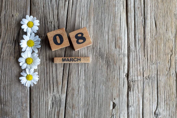 White Daisy Flowers Calender Wooden Surface Women Day Concept — Stock Fotó