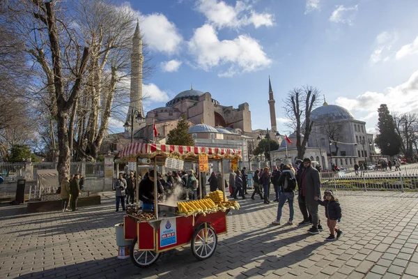 Estambul Turquía Febrero 2020 Museo Mezquita Santa Sofía Con Gente — Foto de Stock