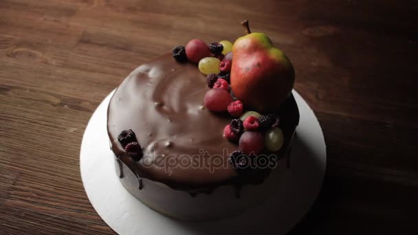 Torta deliziosa decorata — Video Stock