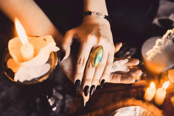  Genç sihirli kız cadı güçlendirilmiş yüzüklü 