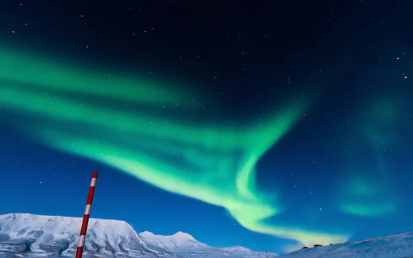 Norveç Svalbard kutup kuzey ışıkları — Stok fotoğraf