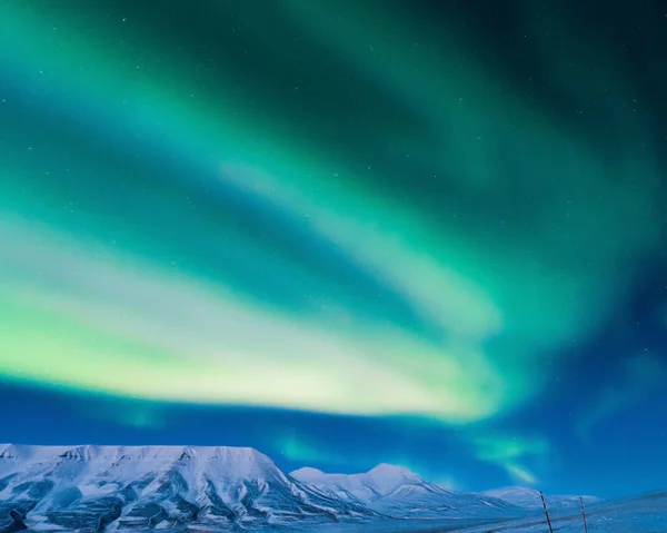 Le luci polari settentrionali in Norvegia Svalbard — Foto Stock