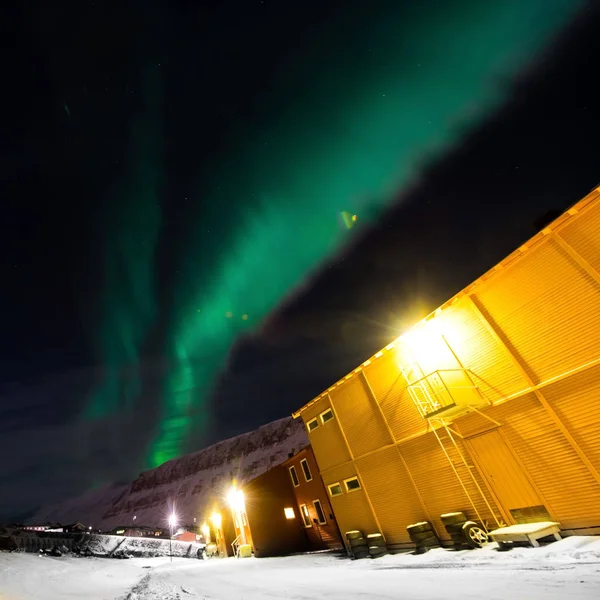 Le luci polari settentrionali in Norvegia Svalbard — Foto Stock