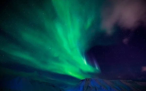 Las luces polares del norte en Noruega —  Fotos de Stock