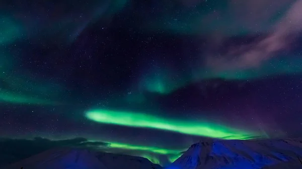 Norveç'te kutup kuzey ışıkları — Stok fotoğraf