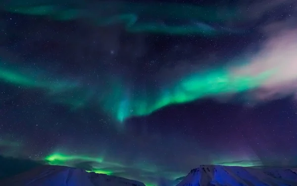 Las luces polares del norte en Noruega — Foto de Stock