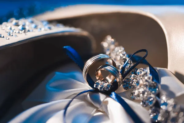 Boda anillos de oro — Foto de Stock