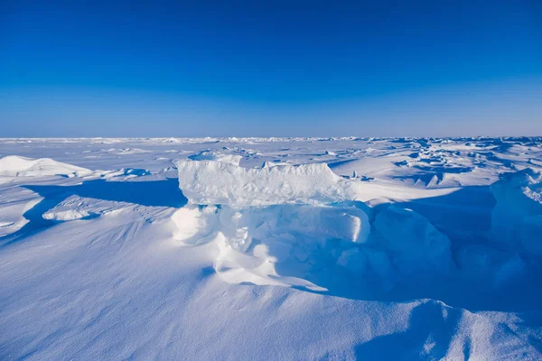 북극 눈 일반 눈 큐브 패턴 눈송이 라인에서 캠프 Barneo — 스톡 사진