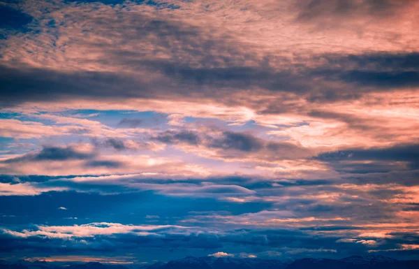 Встановлююче Сонце Хмарах Горах Шпіцбергенський Шпіцберген Лонг Помаранчевого Заходу Сонця — стокове фото