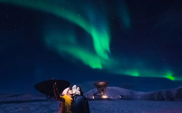 Polarny Arktyczny Człowiek Zorza Polarna Zorza Polarna Niebo Star Norwegii — Zdjęcie stockowe