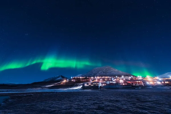 cold, island, adventure, natural, svalbard, green, north, travel, view, spitsbergen, iceland, horizon, star, night, norway, astronomy, light, moon, black, dark, northern, magnetic, expedition, blue, winter, beauty, mountain, arctic, sky, antarctic, f