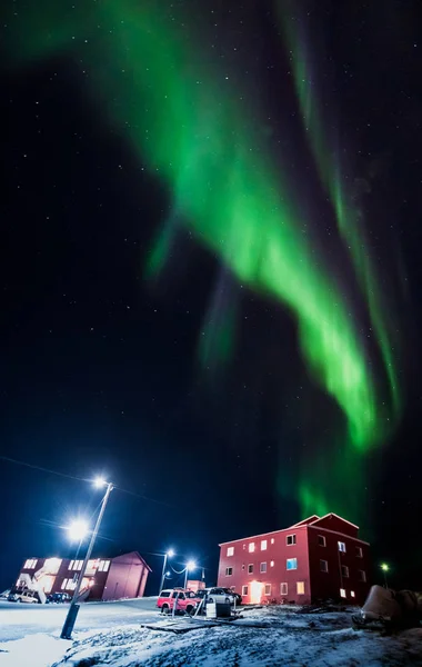 Kutup Kutup Kuzey Işıkları Aurora Borealis Gökyüzü Dağları Norveç Svalbard — Stok fotoğraf