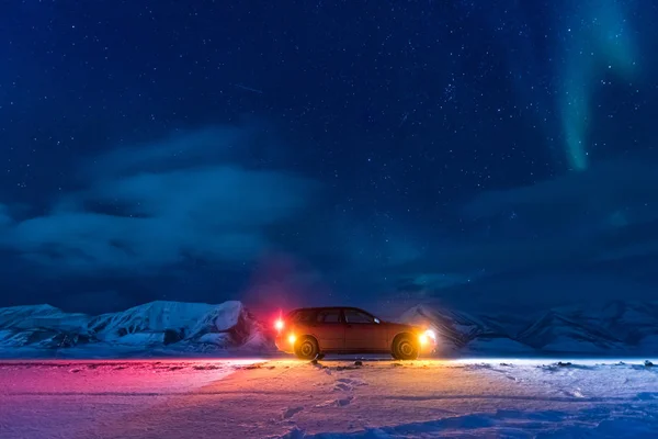 Kutub Utara Cahaya Aurora Borealis Bintang Langit Mobil Norwegia Svalbard — Stok Foto