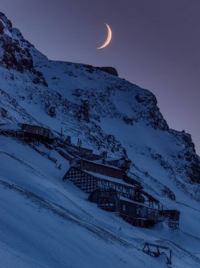  Norveç manzara doğa Spitsbergen Longyearbyen büyük ay Svalbard kutup gece kutup kış ile dağ duvar kağıdı  