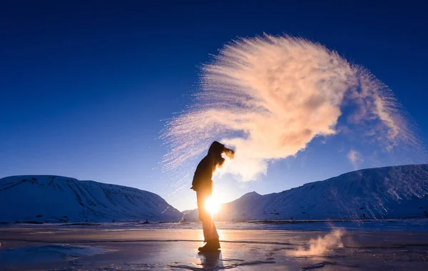 Кипящий Водяной Мороз Полярном Арктическом Небе Норвегии Шпицберген Лонгйербенских Горах — стоковое фото