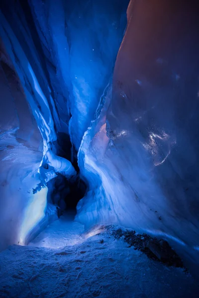 Cueva Polar Ártica Hielo Del Norte Noruega Svalbard Ciudad Longyearbyen —  Fotos de Stock