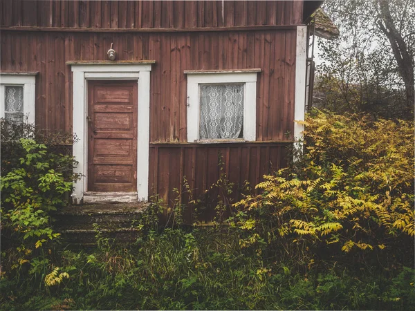 Stary dom drewniany brązowy — Zdjęcie stockowe