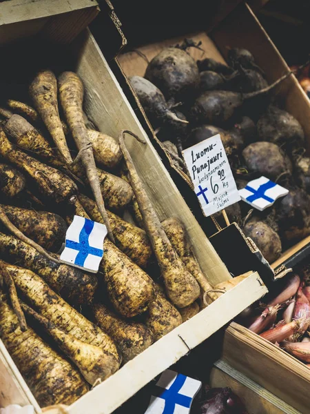 Produtos hortícolas sazonais provenientes do mercado local — Fotografia de Stock