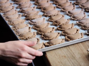 Tepside çavdar ekmeği (vareniki)