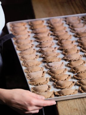 Tepside çavdar ekmeği (vareniki)