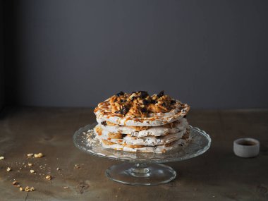 Taze ev yapımı çikolatalı kek 