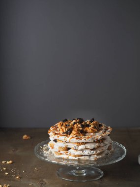 Taze ev yapımı çikolatalı kek 