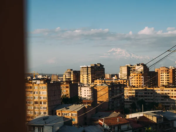 Vista Ereván Por Mañana Edificios Iluminados Por Sol Montaña Ararat — Foto de Stock