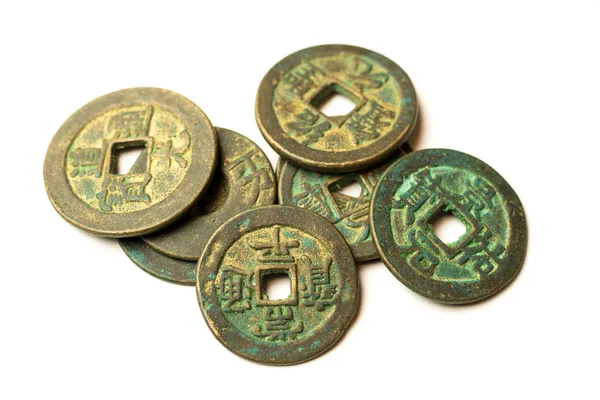 中国在白色的古青铜钱币 — 图库照片