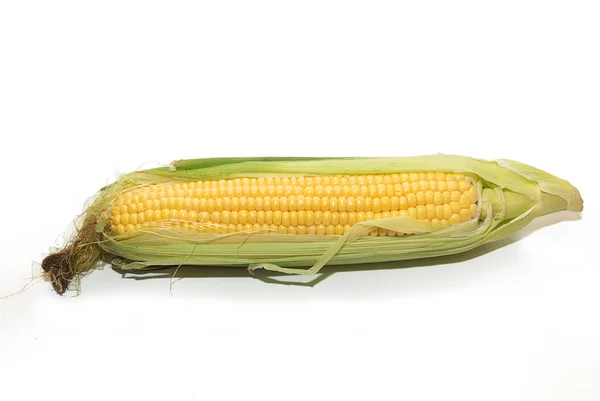 The fruits of ripe corn are on the table — Stock Photo, Image