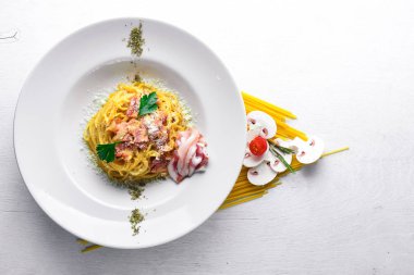 Kremalı sos pastırma ile makarna