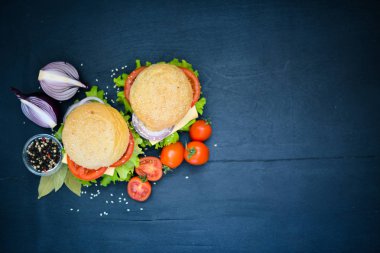 Peynir, hamburger eti