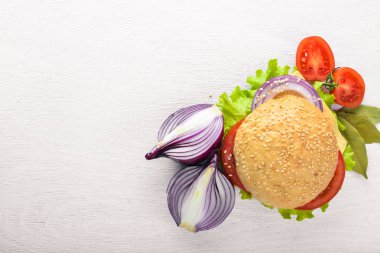 Peynir, hamburger eti