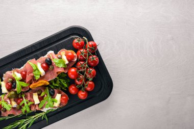 Bruschetta etli, zeytin