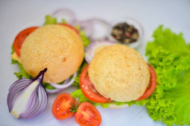 Peynir, hamburger eti