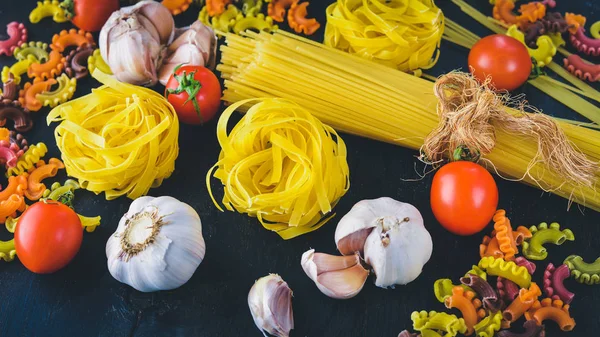 Makarna sebze, kiraz domates ile