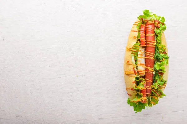 Hot dog con hierbas y especias — Foto de Stock