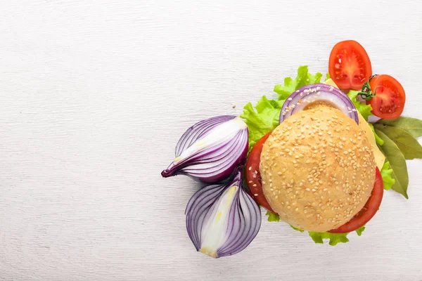 Peynir, hamburger eti