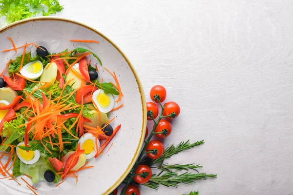 Tavuk yumurtası ile sebze salatası