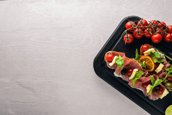 Bruschetta etli, zeytin