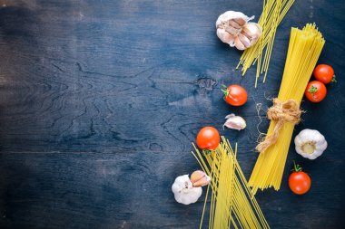 Makarna sebze, kiraz domates ile