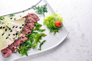 Parmesan peyniri ile pişmiş Dana eti