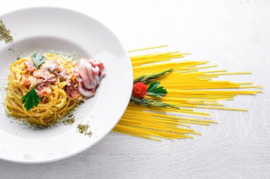 Kremalı sos pastırma ile makarna